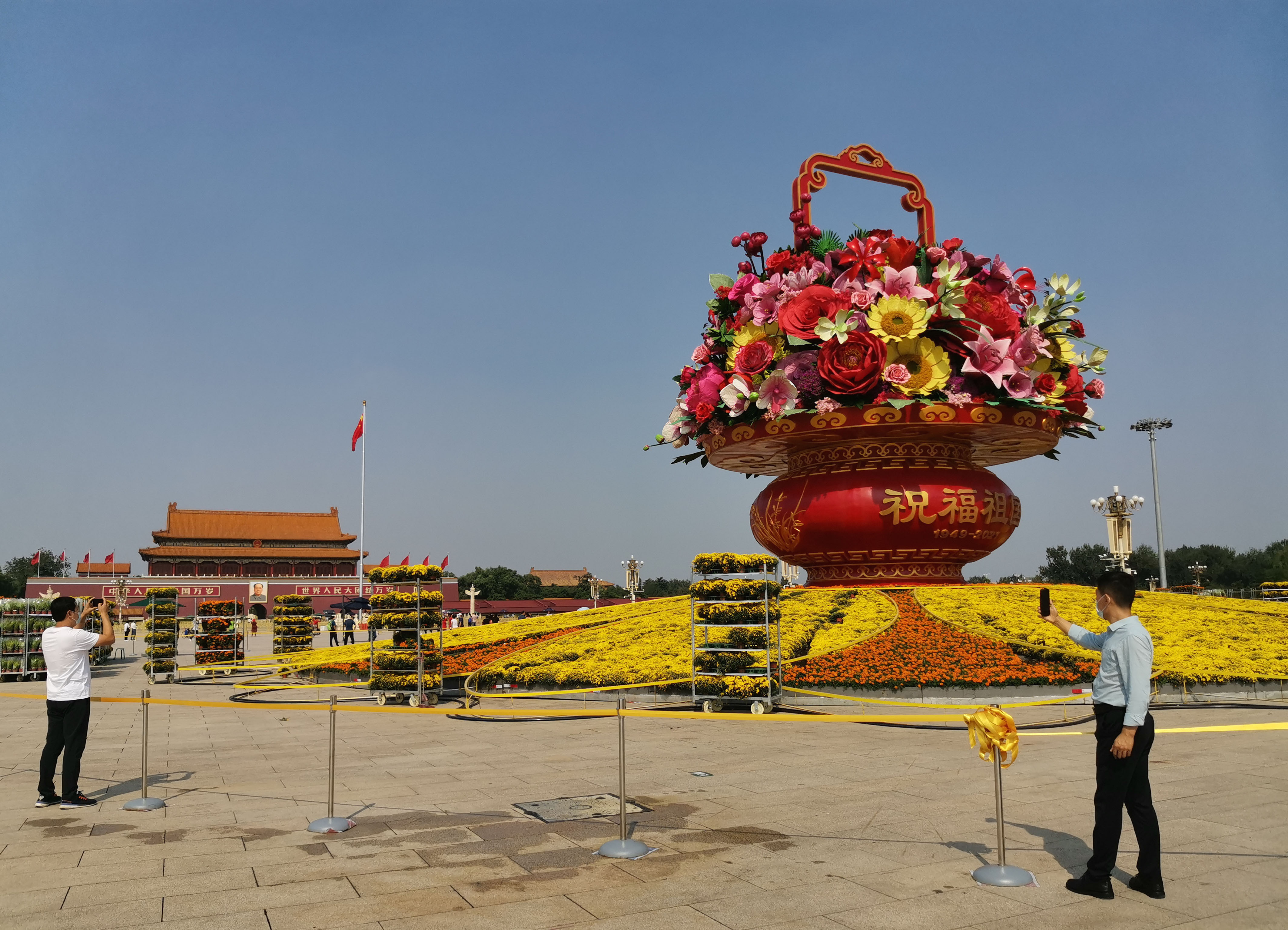 图源:东方ic2021年9月23日,北京"祝福祖国"巨型花篮亮相天安门广场.