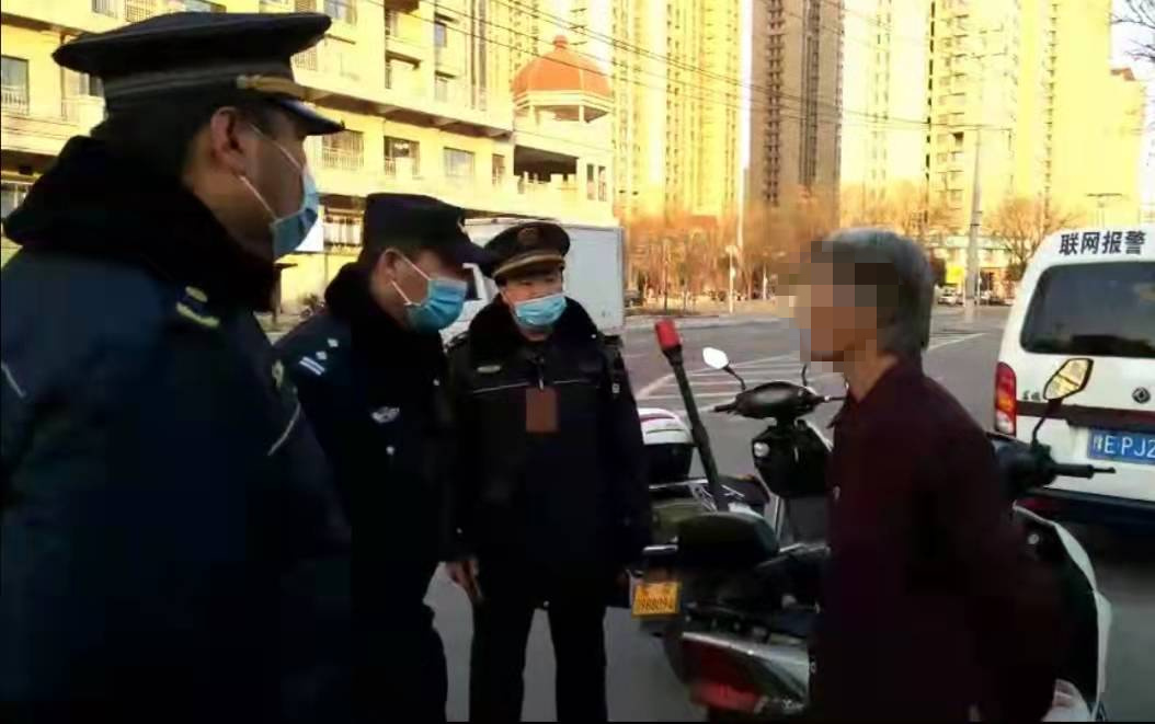 安阳市公安局文峰分局:救助走失老人  守护群众平安回家路