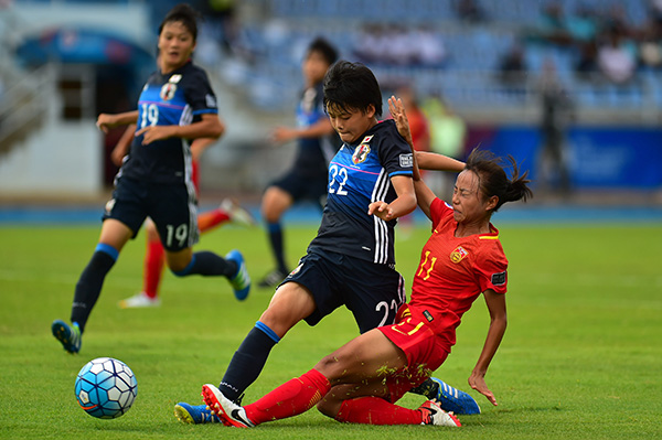 中国女足张琳艳又获新荣誉!年仅21岁的她曾获两位世界球星"宠爱"