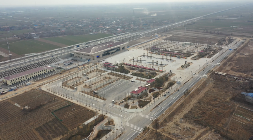 内黄县中召乡在全力服务好工程建设的同时,也围绕高铁资源,积极谋划