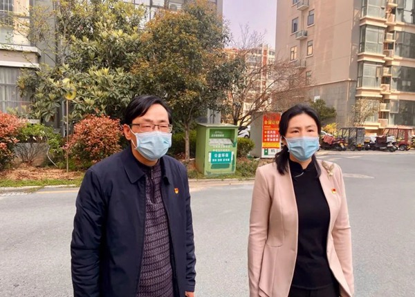 驻马店市驿城区委常委组织部部长王凤霞深入一线督导检查疫情防控工作