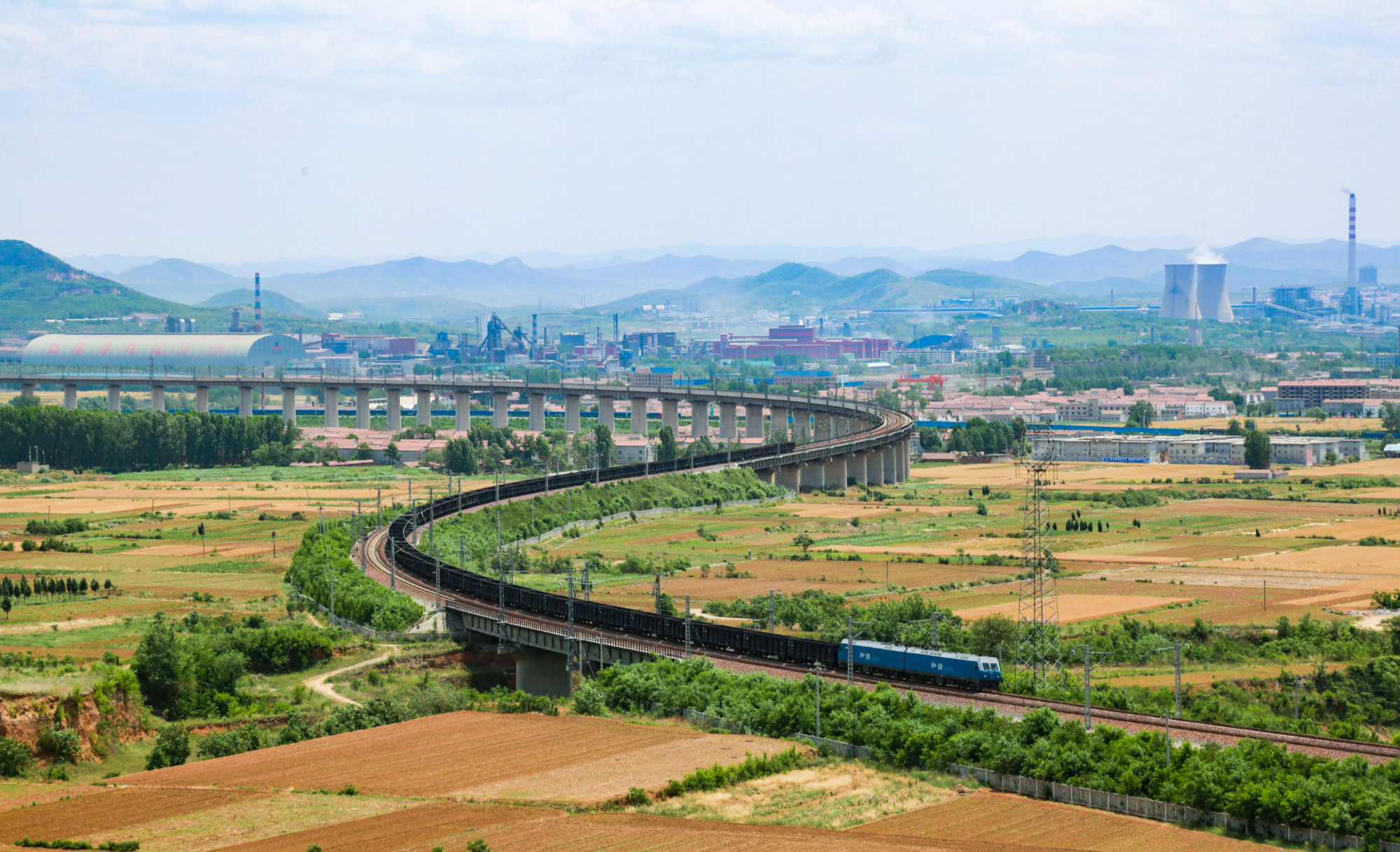 瓦日铁路增开12对货车确保晋煤外运畅通