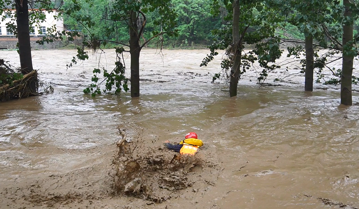 直播:昨日焦作暴雨!村庄被淹,群众被困!现在情况如何?