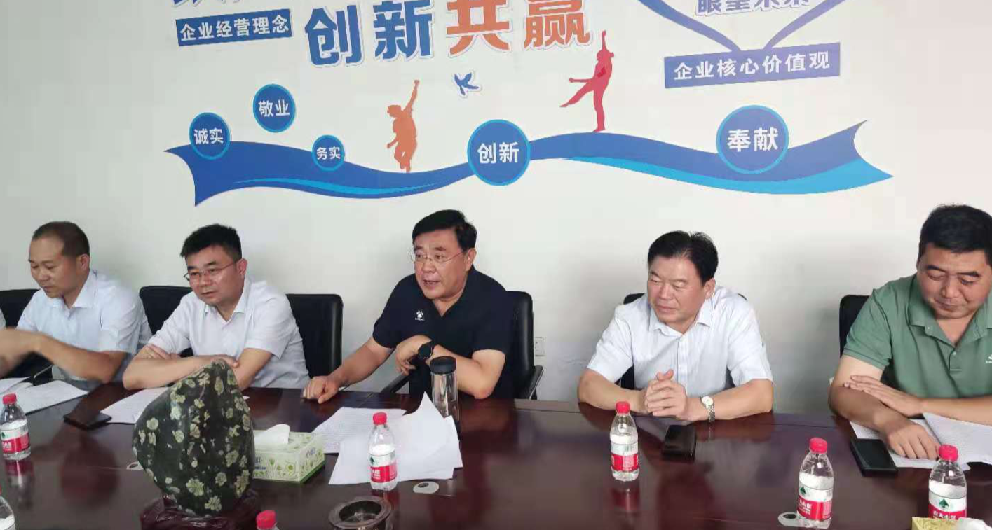 开封市人大常委会主任阎红心到龙亭区调研万人助万企活动