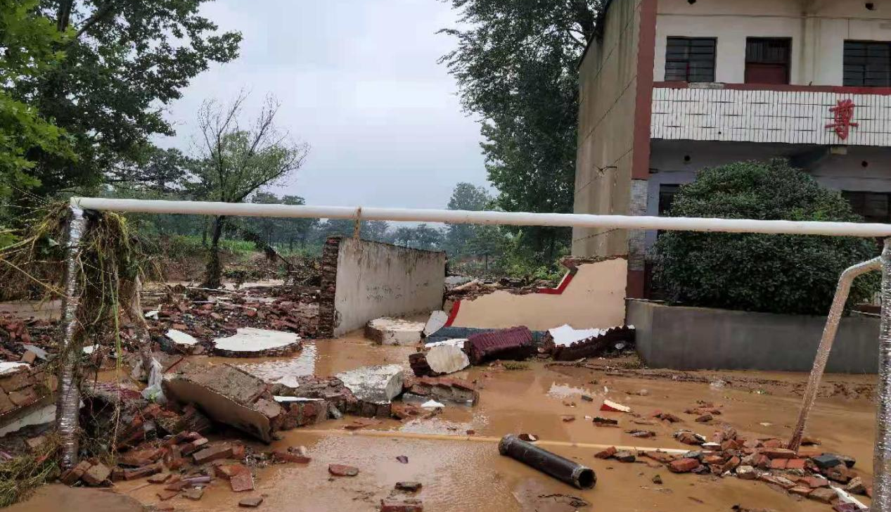 河南暴雨重建守助希望援助计划公益活动正在进行中新密北召小学急需