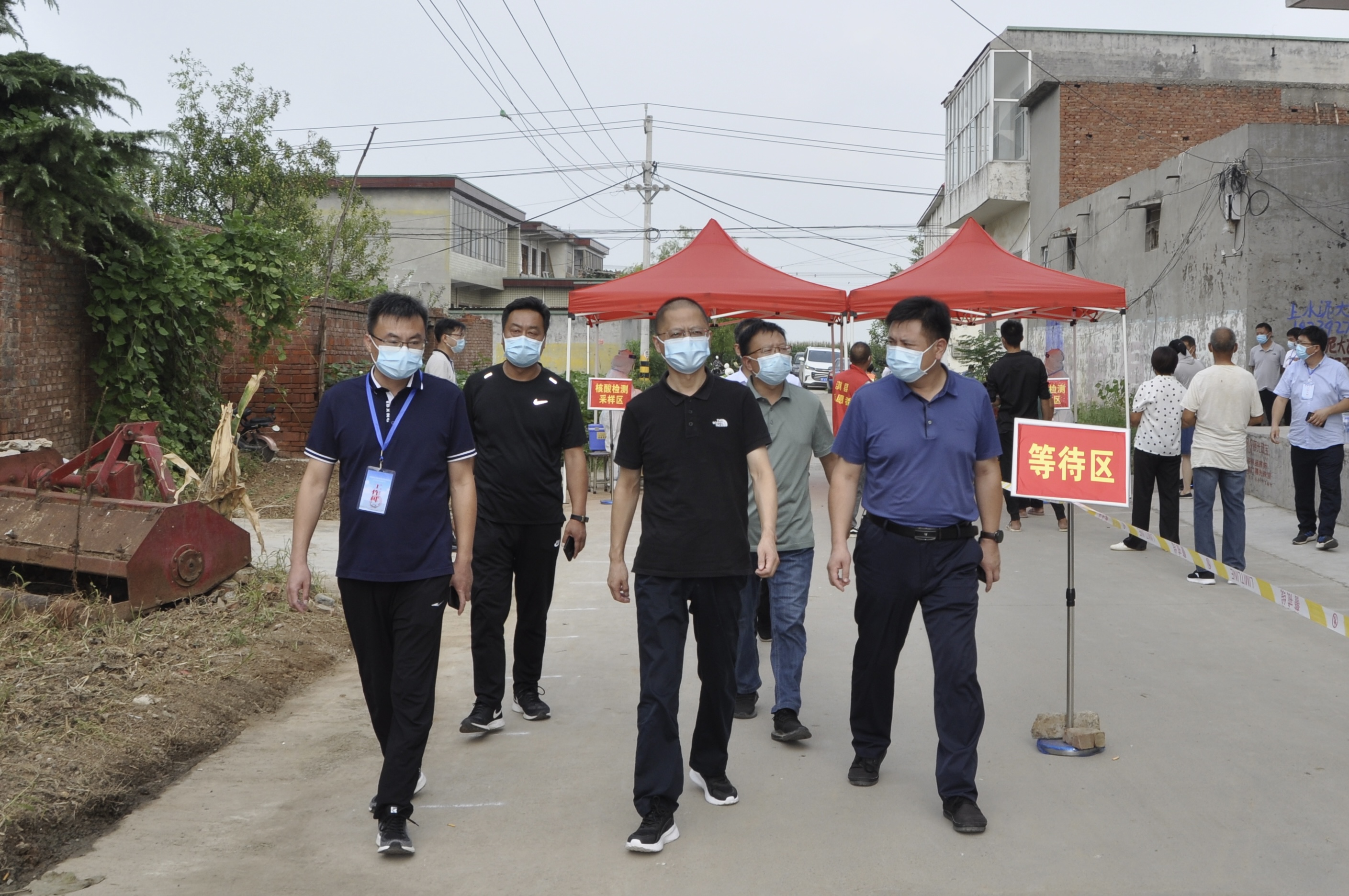 鹤壁淇县县委副书记陈晓杰深入到黄洞乡庙口镇等地督导指导疫情防控