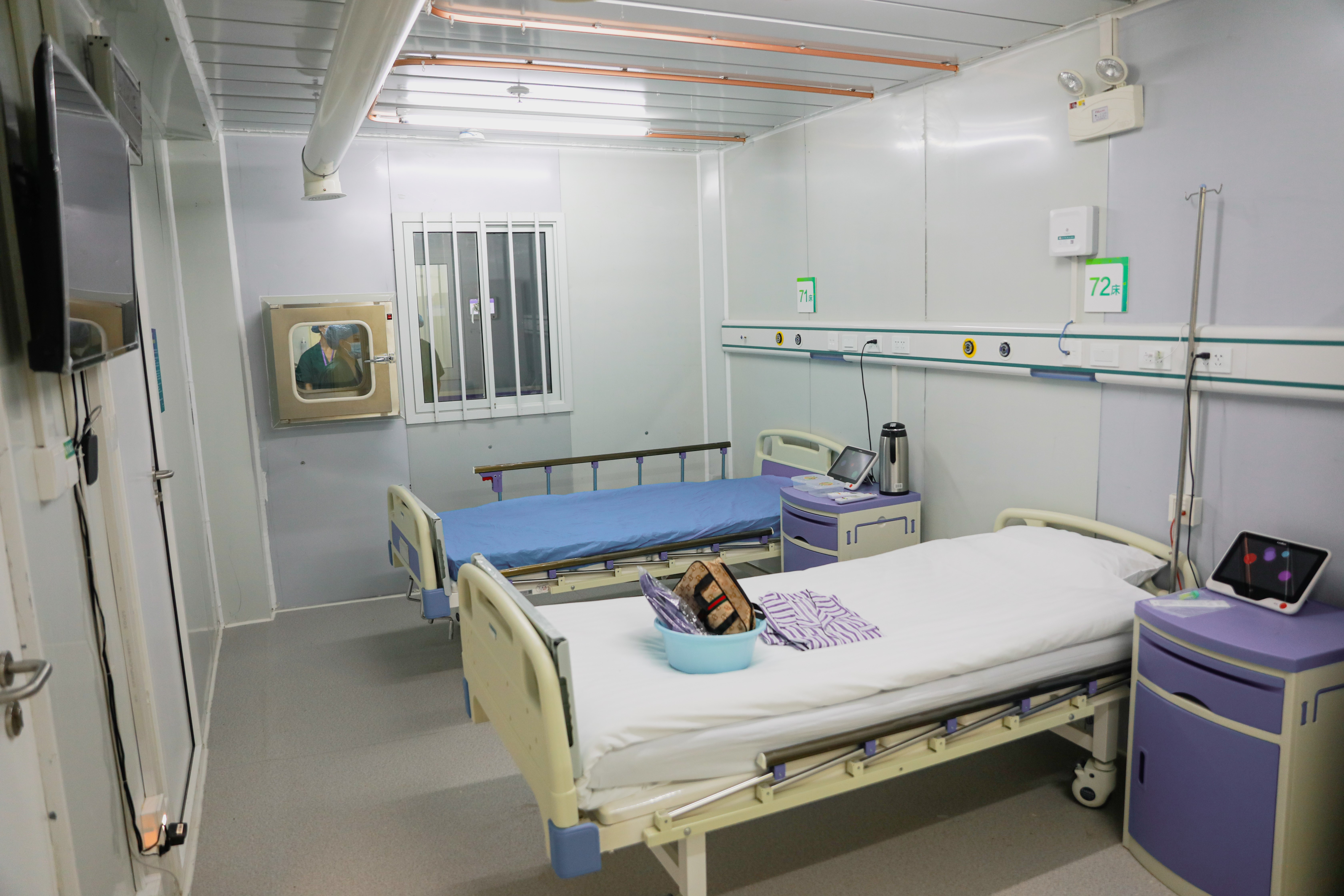 郑州市第一人民医院岐伯山医院迎来第一批新冠肺炎感