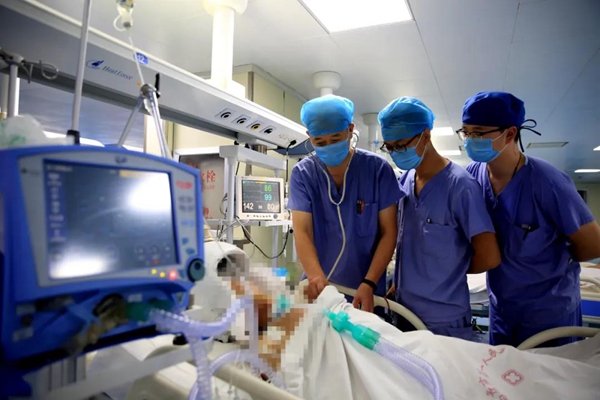 驻马店市第一人民医院成功抢救一名冠心病先心病合并急性呼吸衰竭患者