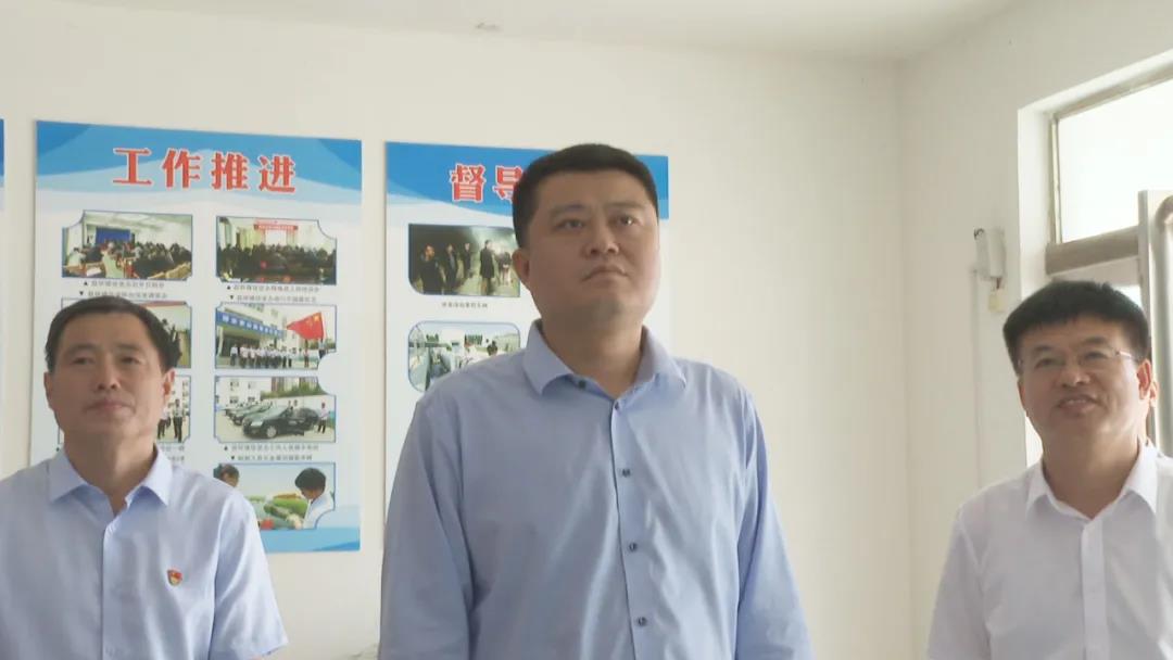 范县县长王小鹏到县环境污染防治攻坚战指挥部办公室调研指导工作