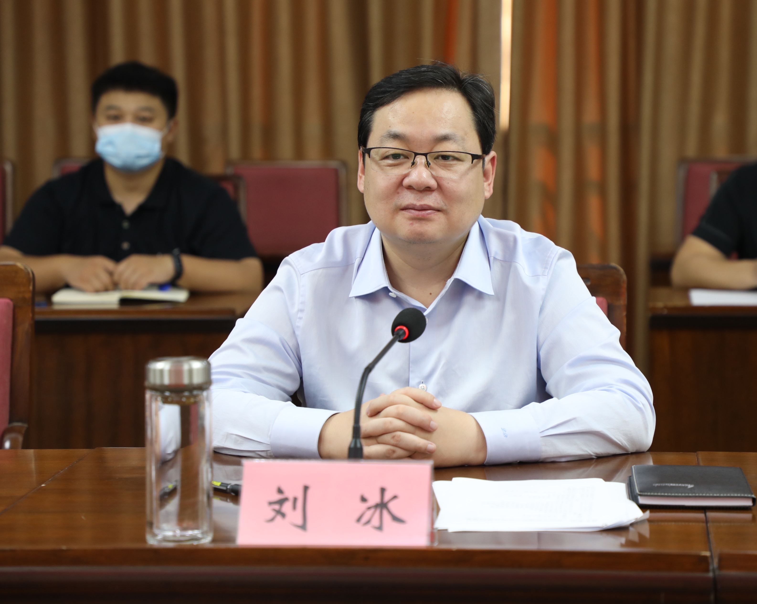 南乐县委书记刘冰参加浙江海正集团与河南星汉生物科技公司乳酸供应