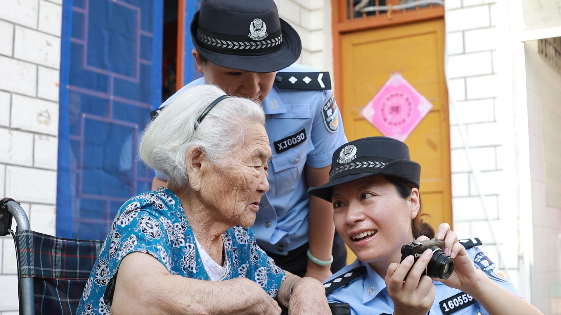 晚上也能办理身份证舞阳公安为民服务就是这么贴心