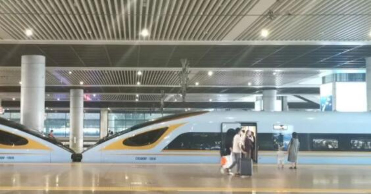 高鐵8號(hào)和9號(hào)車廂不相通？官方辟謠來(lái)了！