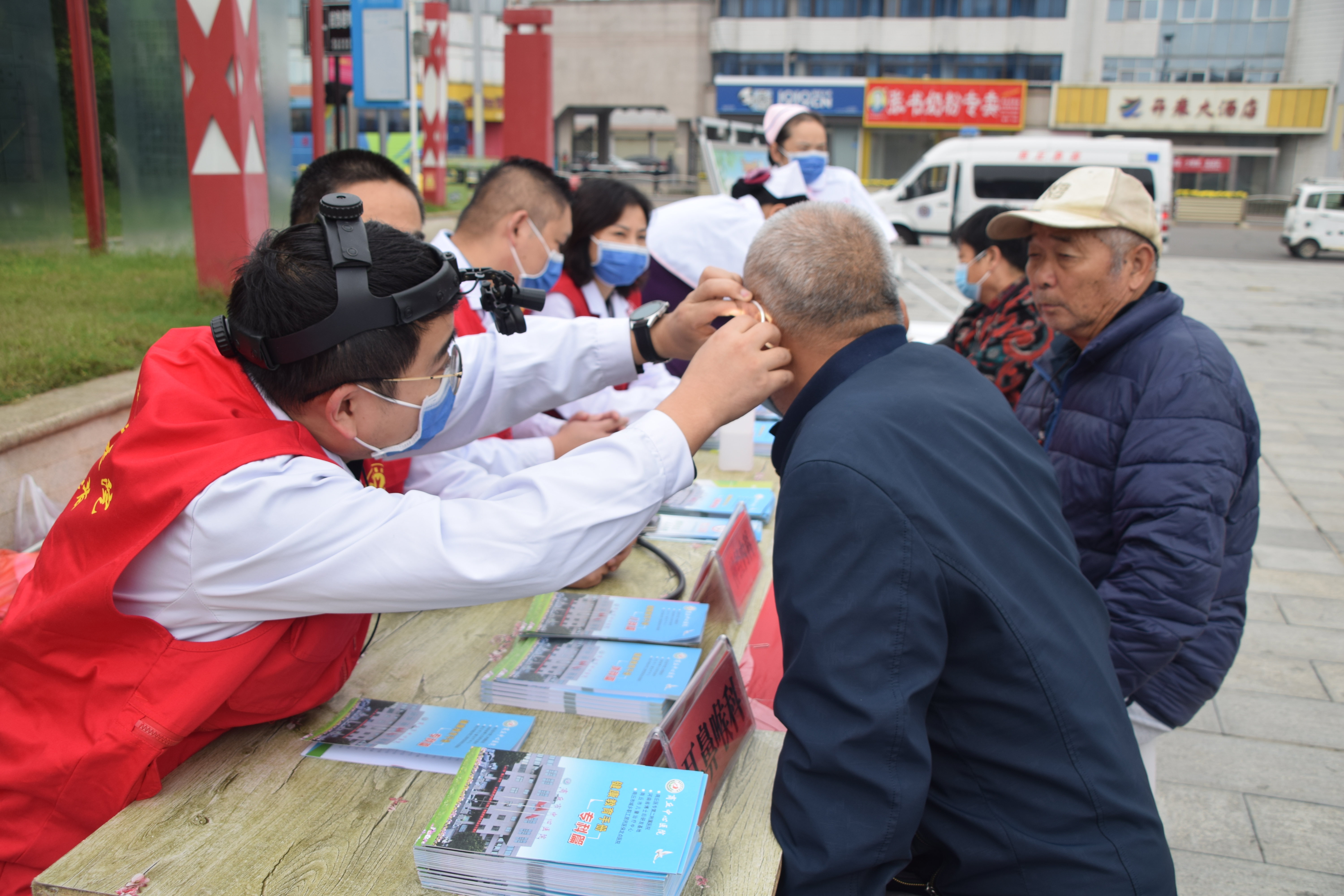 商丘市白云街道办事处开展“文明城市 志愿有我”志愿服务活动