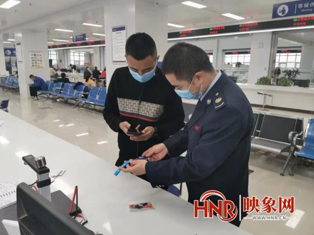 通许县税务局：便捷服务在掌中  温馨辅导伴你行