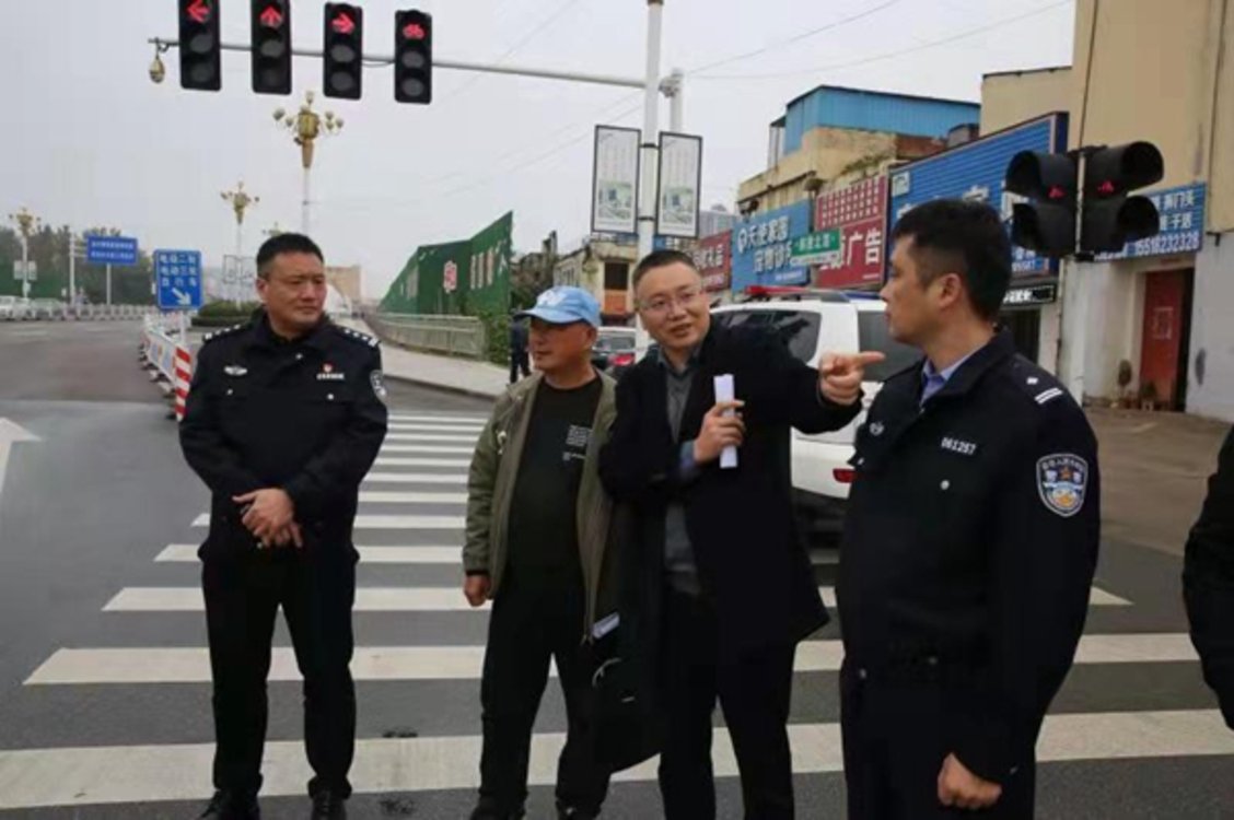 漯河市交警部门关切民生民意 联合多部门调研交通设施建设工作