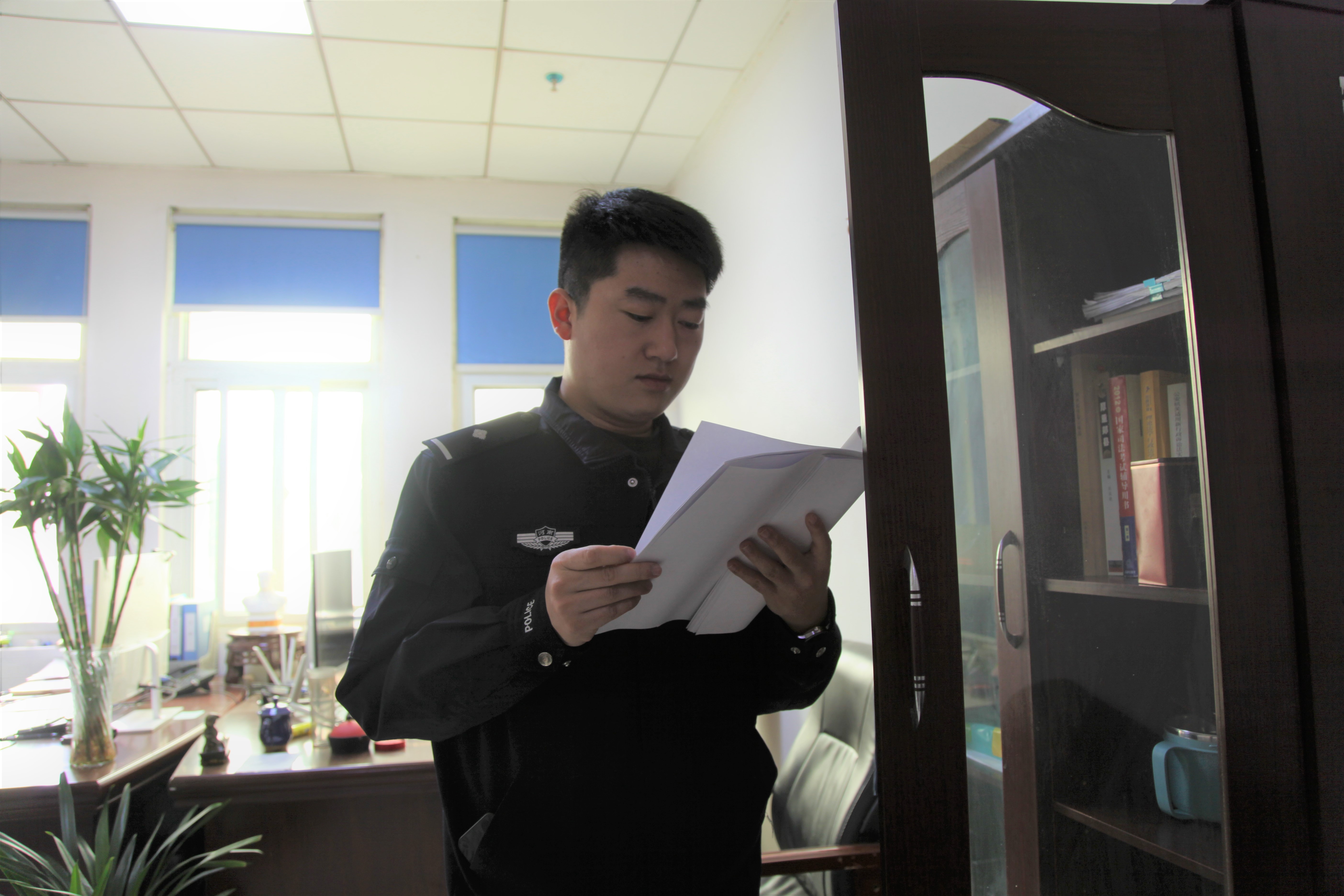 陈龙飞忠诚敢拼勇担当刑侦战线上的新秀