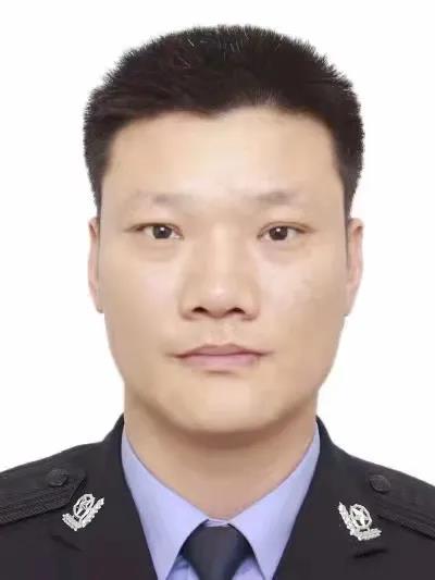 新安民警赵熠冲锋在反诈一线的突击尖兵