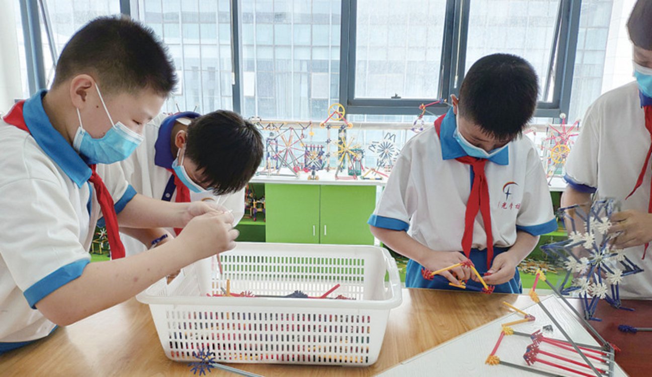 专家支招如何让青少年在数字化浪潮中避免“溺水”