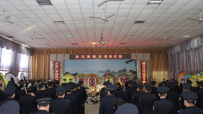 周口因公牺牲民警唐国旗送别仪式举行