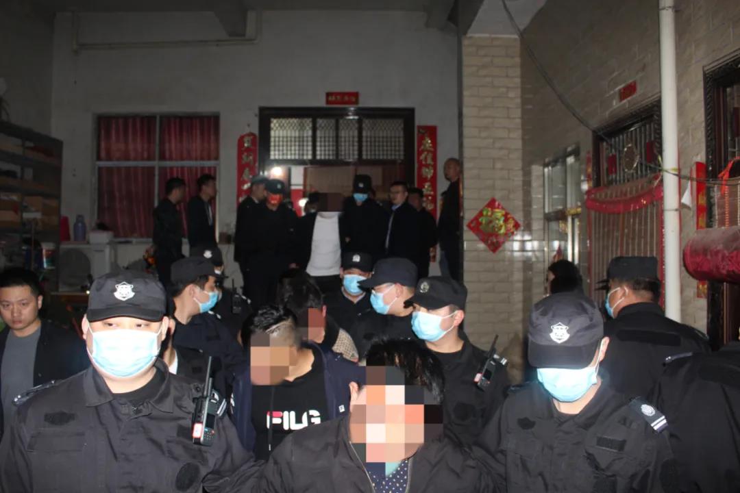 经过前期多次线索摸排梳理,10月26日,伊川县公安局对白元镇土门村一