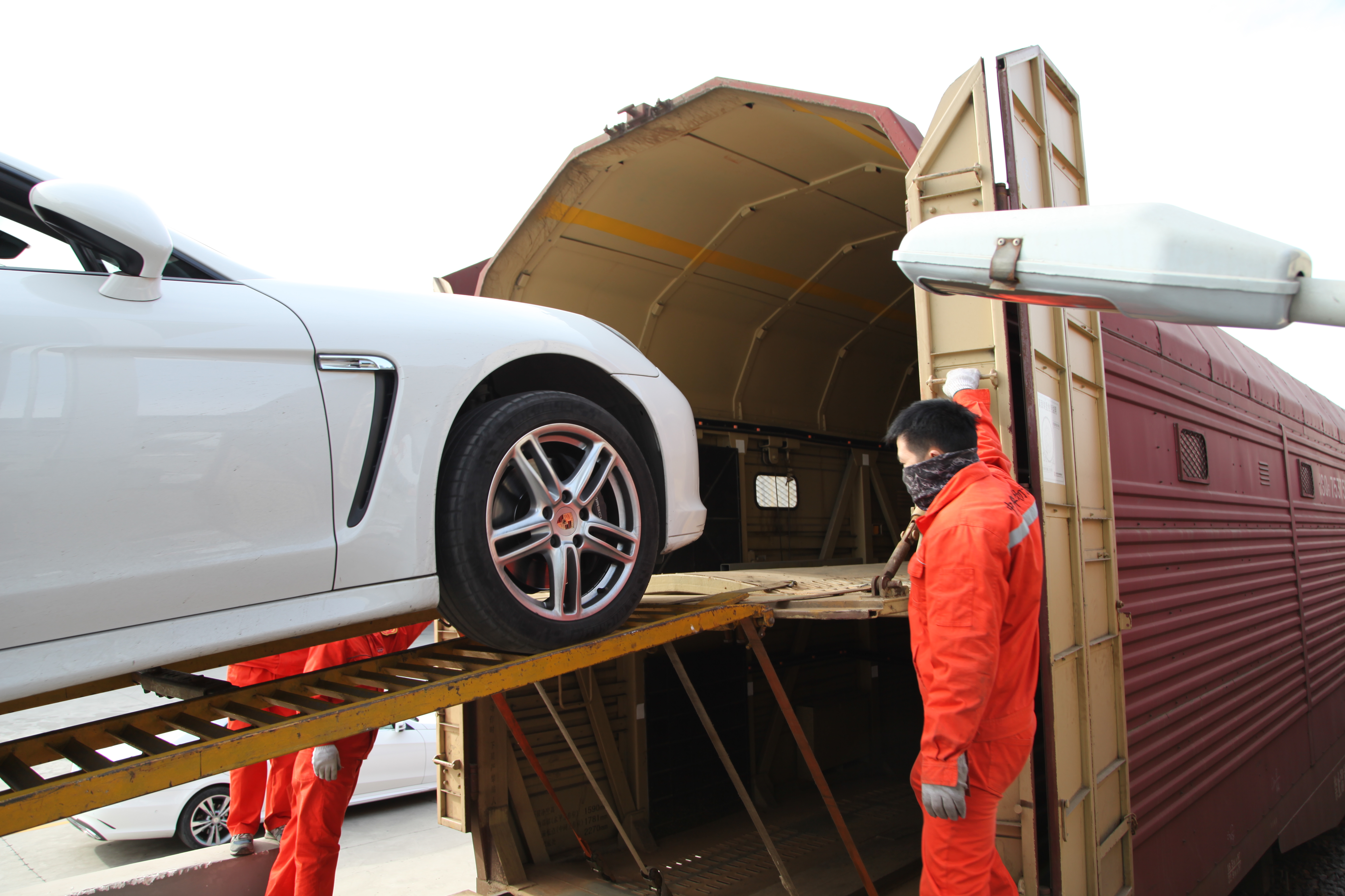 今冬火车拉汽车自驾海南岛候鸟专列即将启动