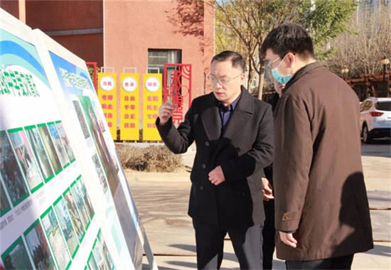 郑州市委常委宣传部长陈明到郑州市第102初级中学调研灾后重建工作