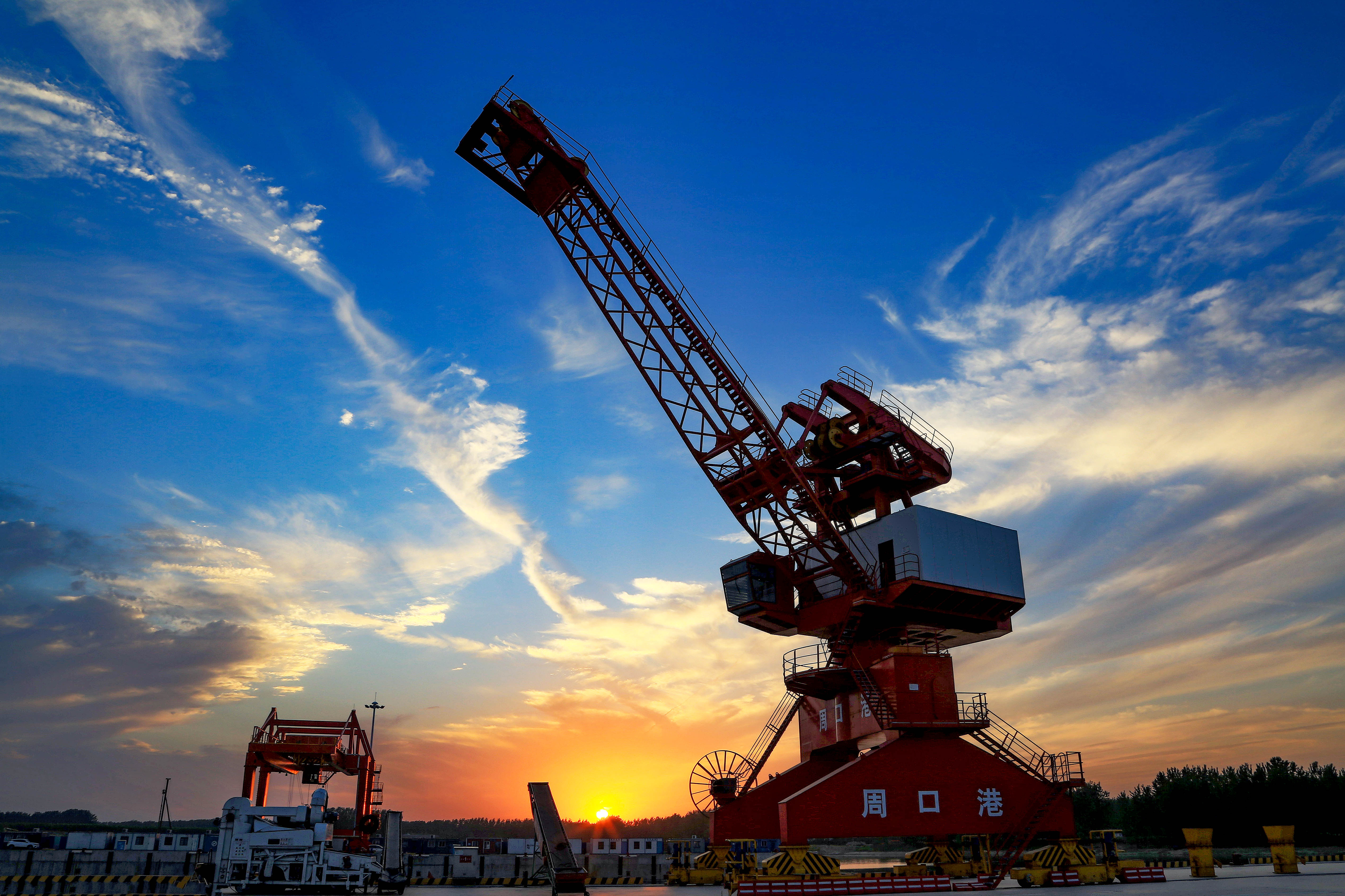 周口向海而生驰入港口新时代