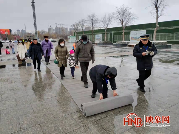 雨雪来袭气温骤降 安阳县城管局奋战一线护民平安