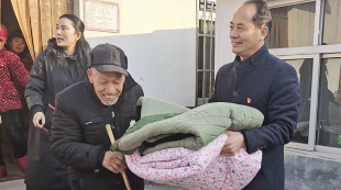 宝丰县民政局走访老人送温暖
