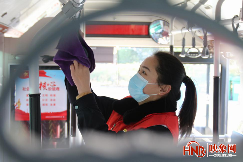郑州公交6300余台车辆提前完成安检 保障市民假期出行