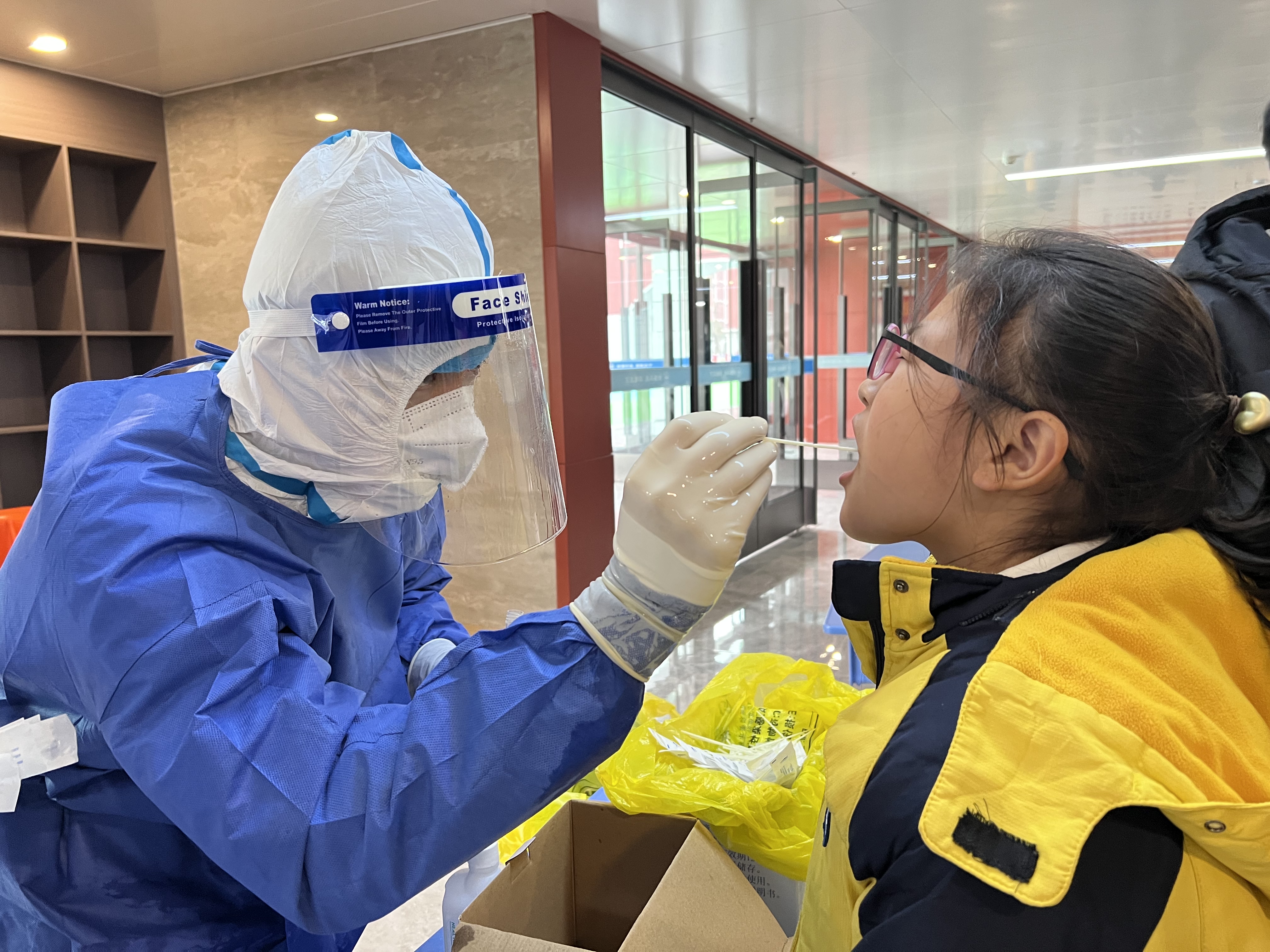 商丘市中医院:160名队员冒雪采集样本11.5万