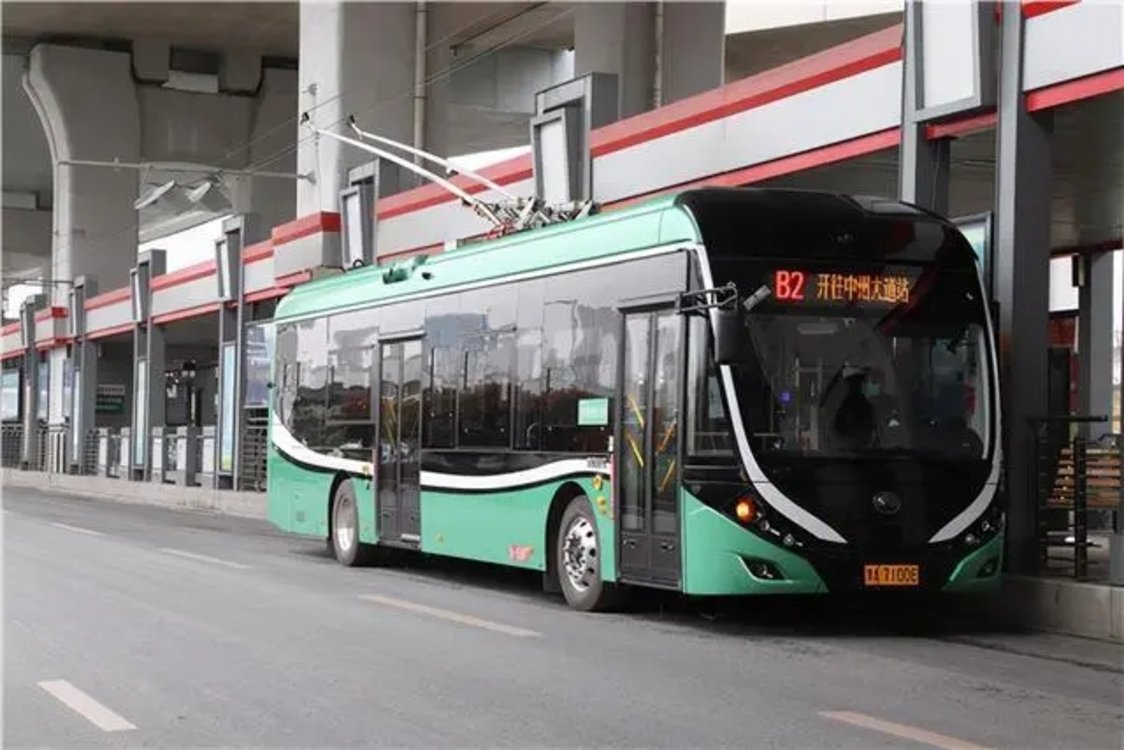 联播pro：郑州出租车单双号限行、地铁公交运营调整