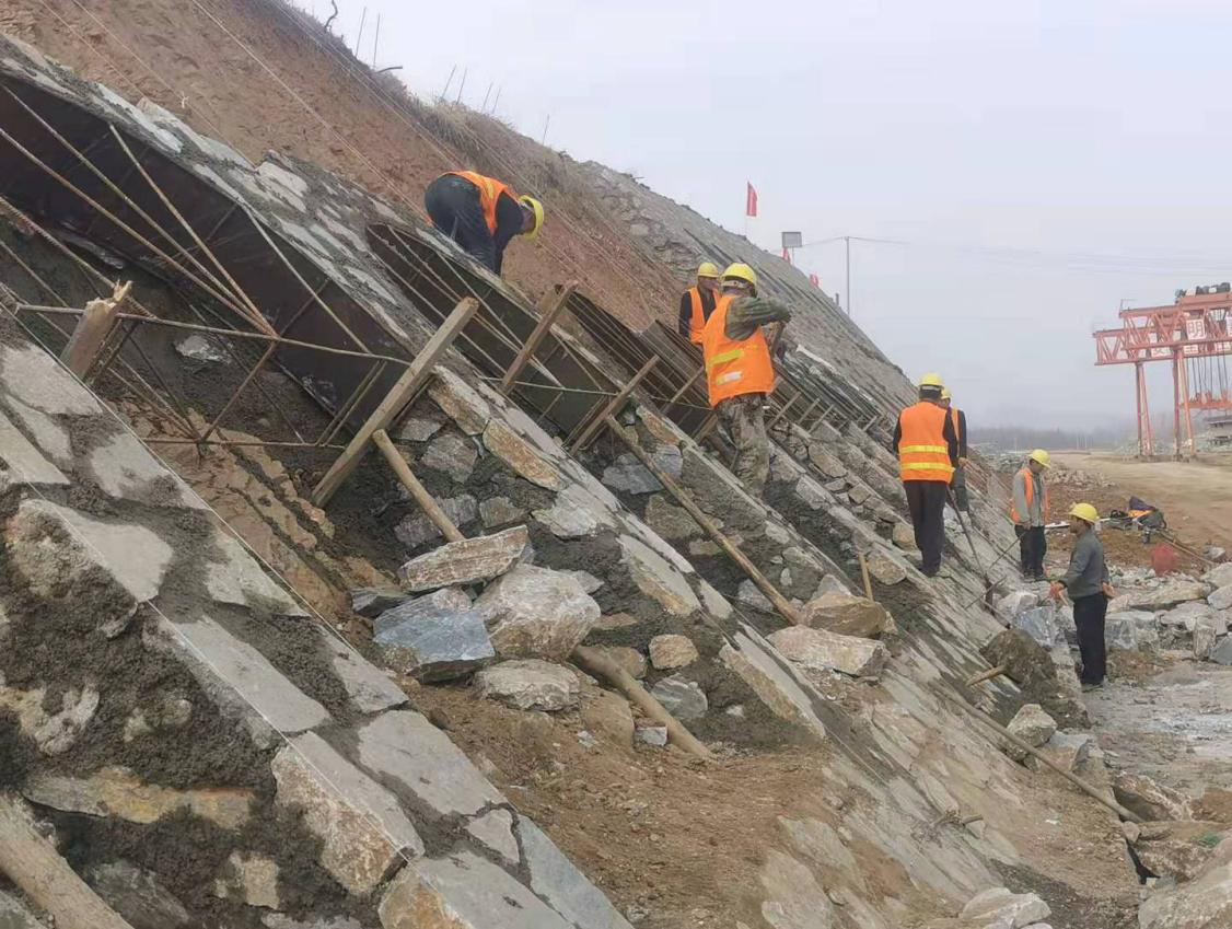 护面墙砌筑路基排水边沟施工桥面铺装箱梁安装高低路基护肩墙疫情面前