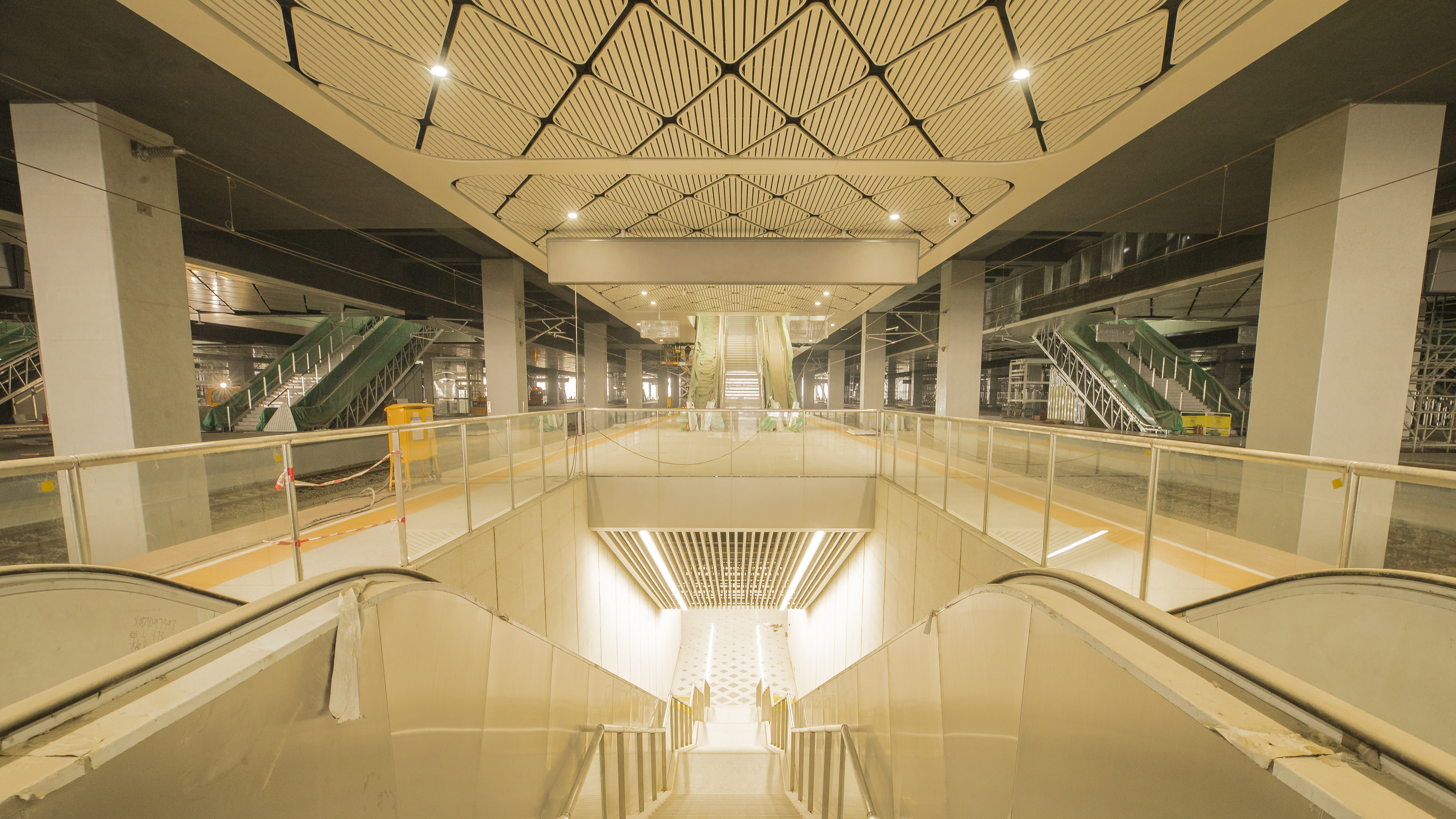 郑州南站挂牌了