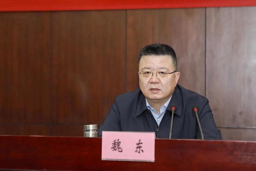 郑州黄河滩地公园(郑州农业高新区)管委会党委书记李伟光宣读了《中共