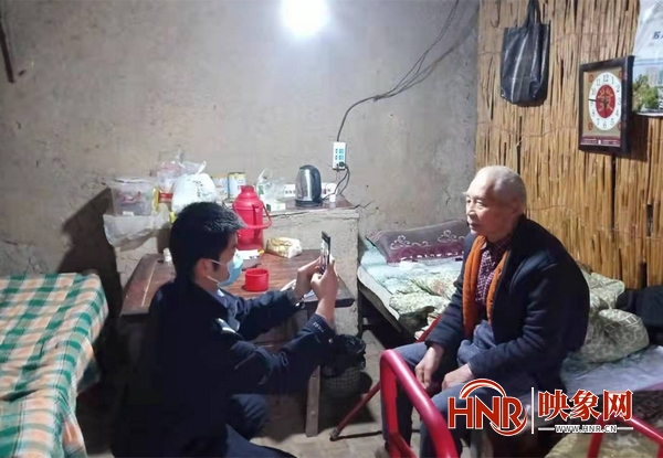 郸城户籍民警李亚坤：让群众办事“只跑一次”