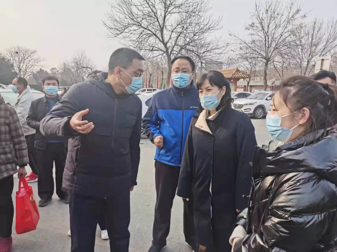 开封市副市长王玲督导龙亭景区疫情防控工作