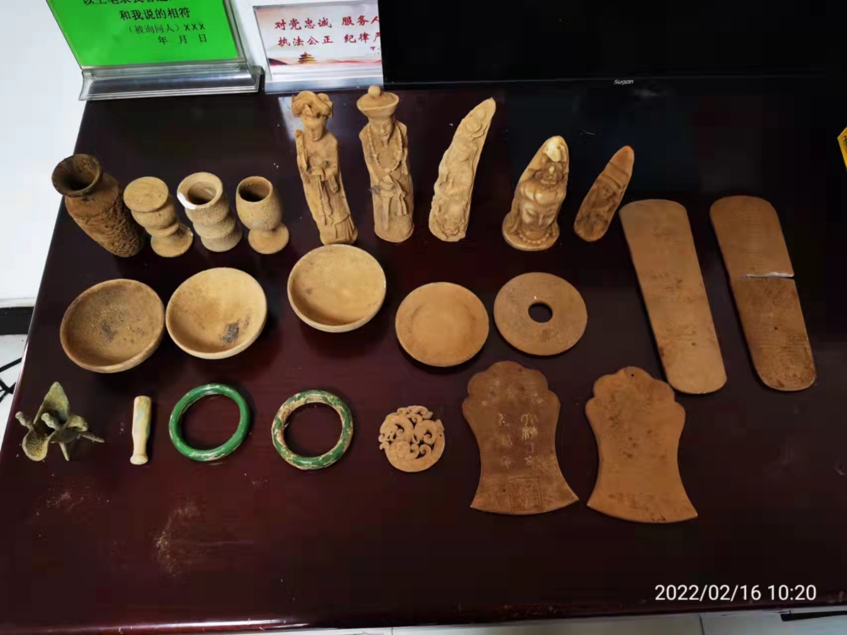 安阳市公安局高新分局警惕这种诈骗假扮工地工人路边售卖古董