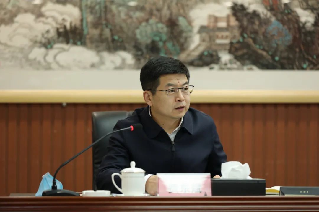 河南省委常委副省长费东斌调研仰韶酒业