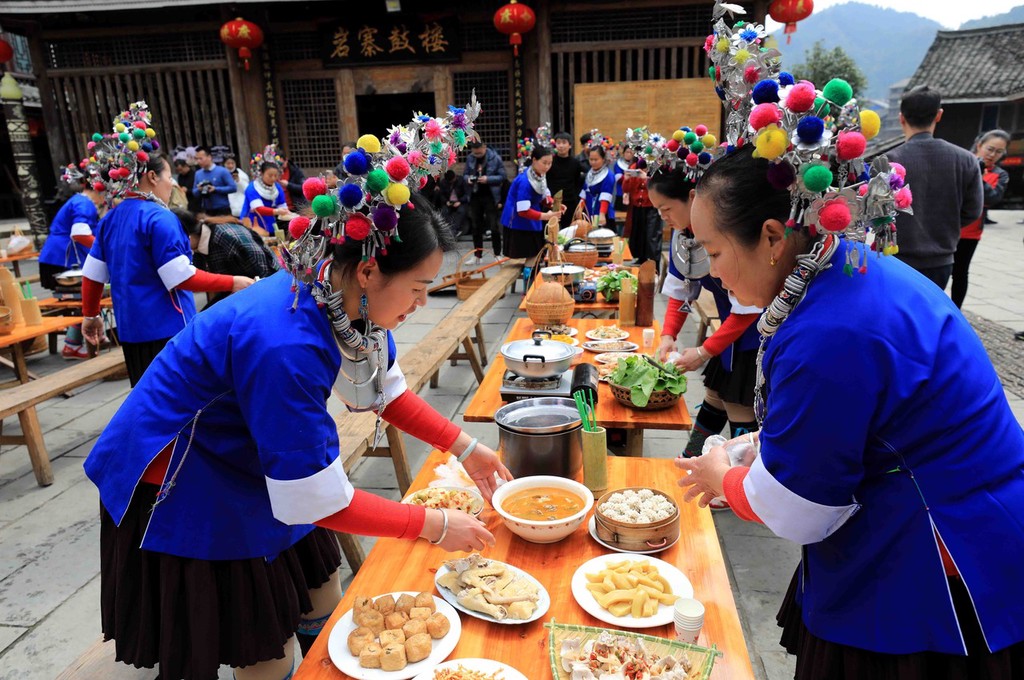 广西三江侗族百家宴惹人醉