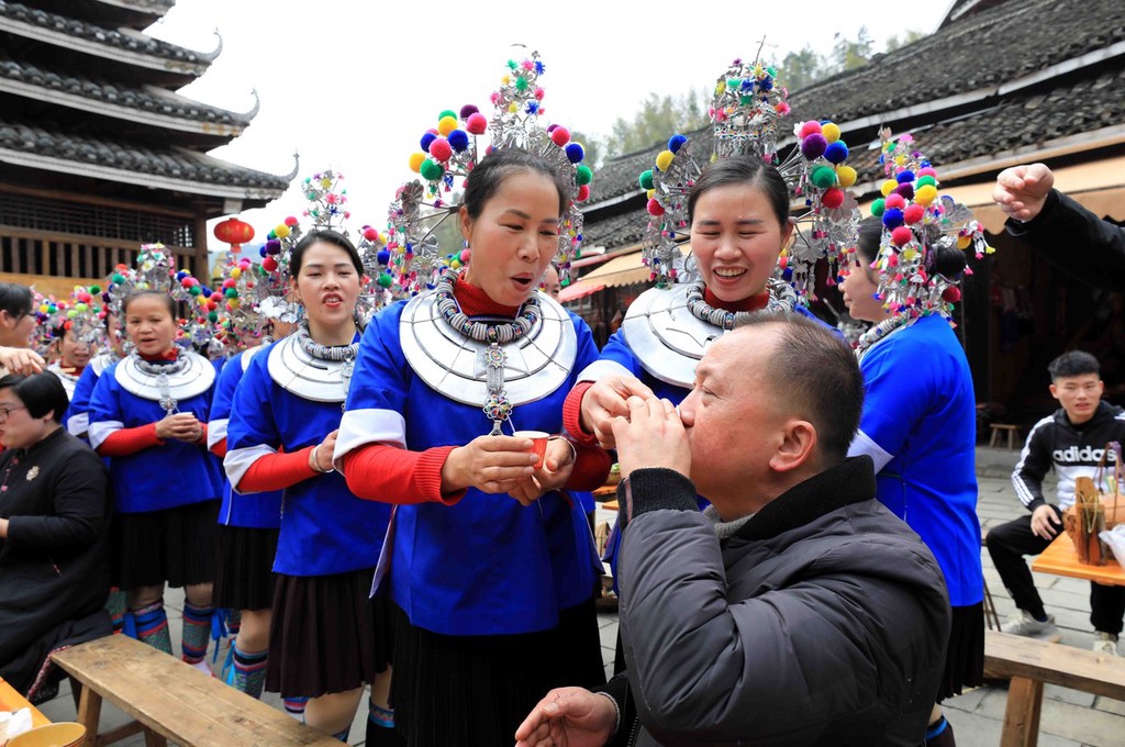 广西三江侗族百家宴惹人醉