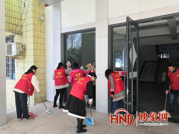 汝南县公共资源交易中心开展“倡节俭风尚 清洁家园”文明实践活动