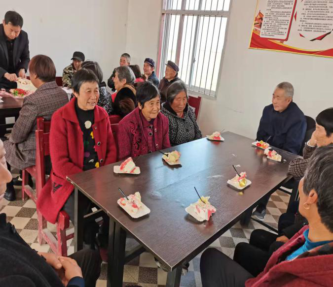 欢快喜庆的舞蹈,亲切暖心的活动……3月8日上午,固始县张广庙镇杨井村