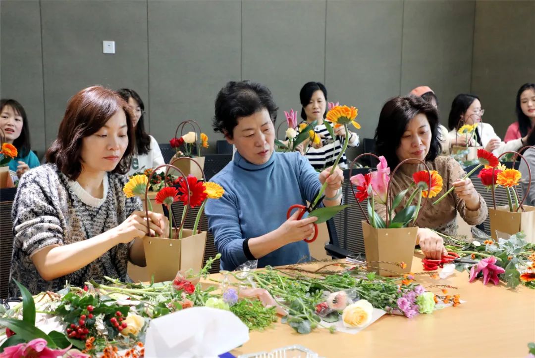 妇女节插花活动主题图片