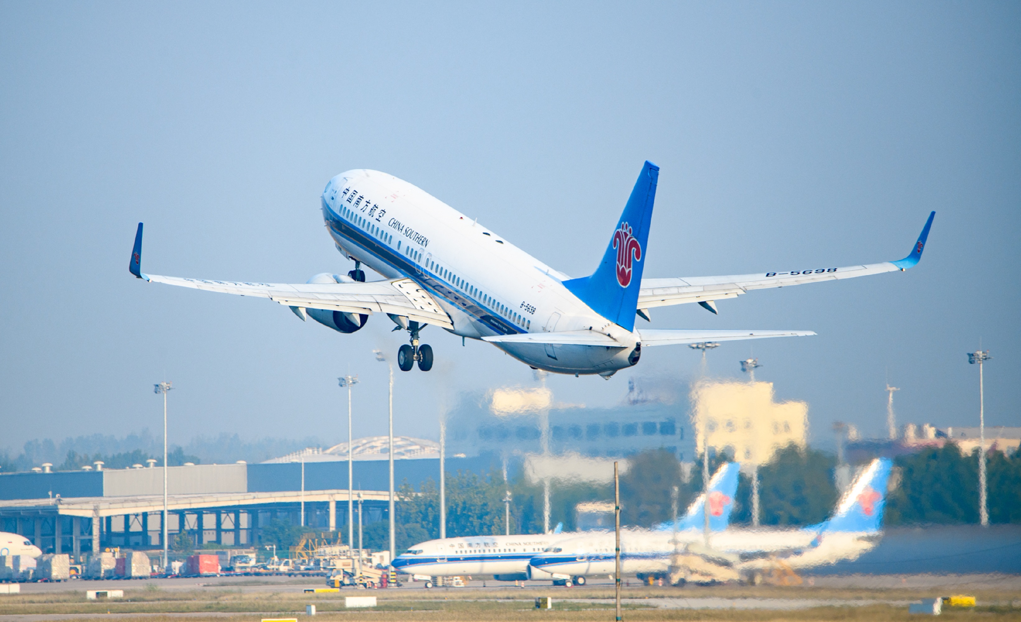 南航在郑航班全面恢复27日将开通郑州泸州航线