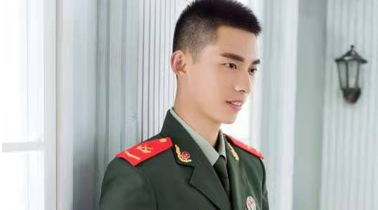 路遇兒童落水，嵩縣籍武警戰士李海洋毫不猶豫跳了下去