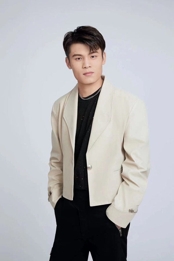 大象专访脱口秀演员何广智的恋爱观恋爱中的方法论至关重要