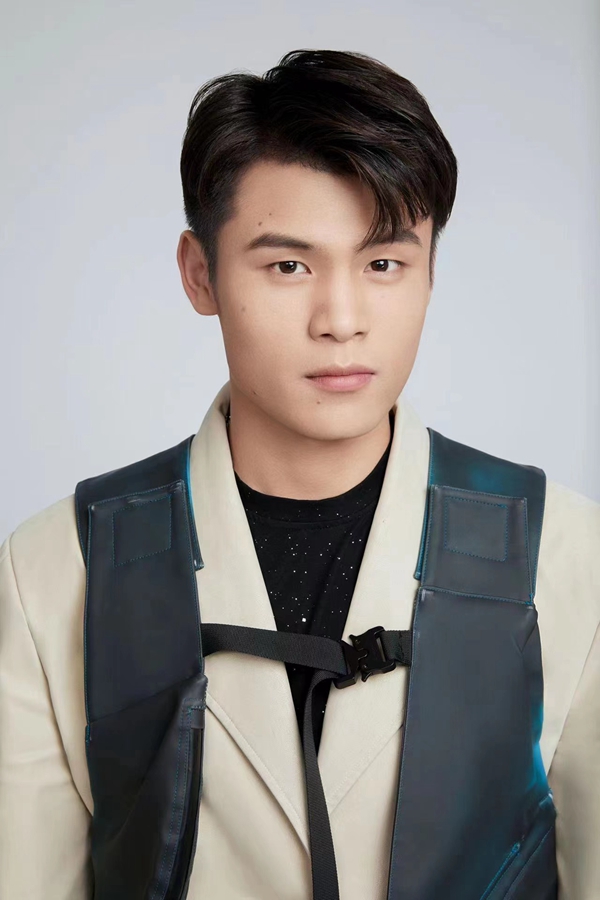 大象专访|"脱口秀"演员何广智的恋爱观:恋爱中的"方法论"至关重要