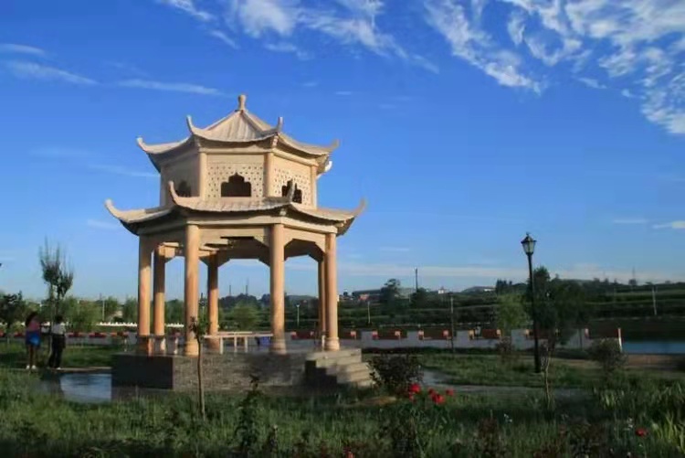 安阳市殷都区铜冶镇东积善村的美春山居图