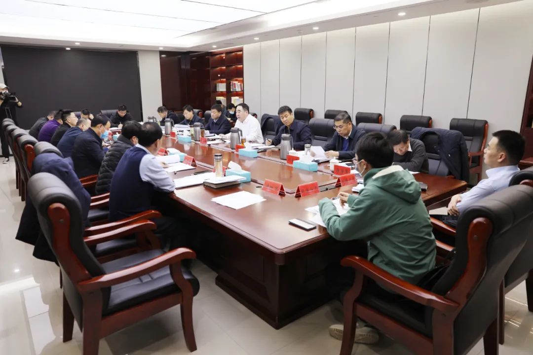 主持召开示范区一季度经济运行调度会,区领导胡万军,岳保臣,刘永震,程